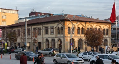 Çorum'un asırlık taş binası yeniden kütüphane olarak hizmet verecek