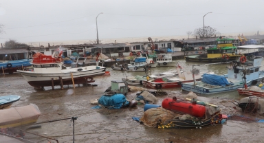 Düzce'de balıkçılar kuvvetli rüzgar nedeniyle denize açılamadı