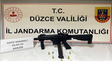 Düzce'de silah kaçakçılığı ve uyuşturucu operasyonlarında 12 zanlı yakalandı
