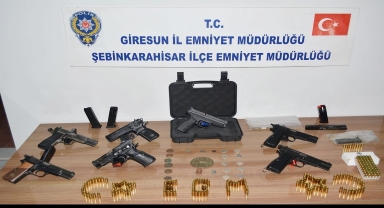 Giresun'da evinde ve iş yerinde silah ile tarihi eser bulunan zanlı tutuklandı