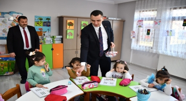 Gümüşhacıköy Kaymakamı Büyükkaymakcı, Kur'an kursunu ziyaret etti