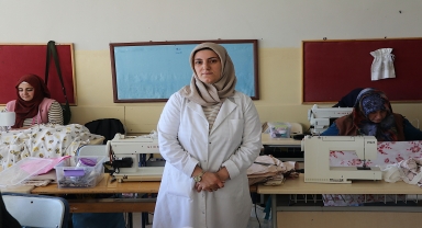 Mikrokredi desteğiyle kendi işini kurdu, şimdi de kadınlara meslek öğretiyor
