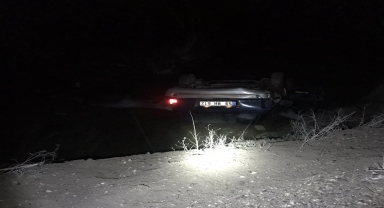 Niksar'da dereye devrilen otomobilin sürücüsü yaralandı