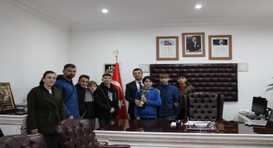 Öğrencilerden Turhal İlçe Milli Eğitim Müdürü Taştan'a ziyaret
