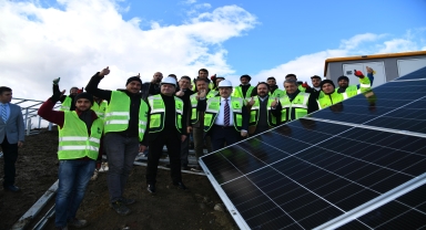 Ortahisar Belediyesi'nin güneş enerji santralinde panel montajları tamamlandı