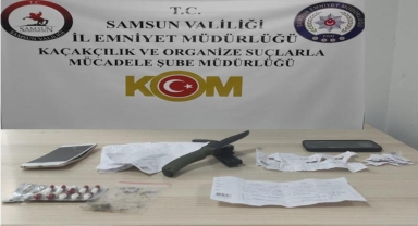 Samsun'da bir kişiye zorla senet imzalattıkları öne sürülen 2 şüpheli tutuklandı