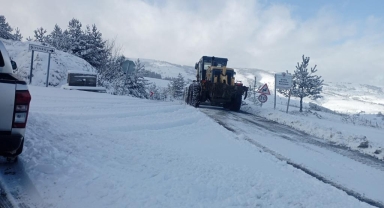 Samsun'da kar nedeniyle kapanan 42 mahalle yolu ulaşıma açıldı