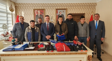 Suluova Kaymakamlığı engelli sporculara malzeme desteğinde bulundu