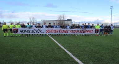 Tekkeköy'de maç öncesi şehitler unutulmadı