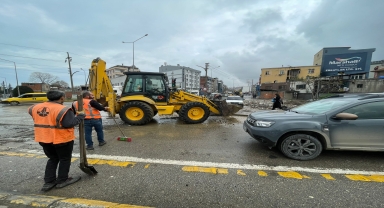 Trabzon'da su hattı patladı