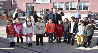 Yakakent'te öğrenciler Yerli Malı Haftası'nı Togg'la kutladı