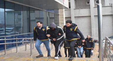 Zonguldak'ta bir kişiyi yüksek kazanç vaadiyle dolandırdıkları iddiasıyla 4 zanlı tutuklandı