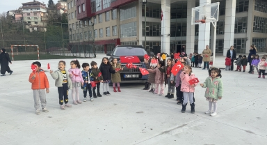 Zonguldak'ta Yerli Malı Haftası'nda öğrencilere Togg tanıtıldı