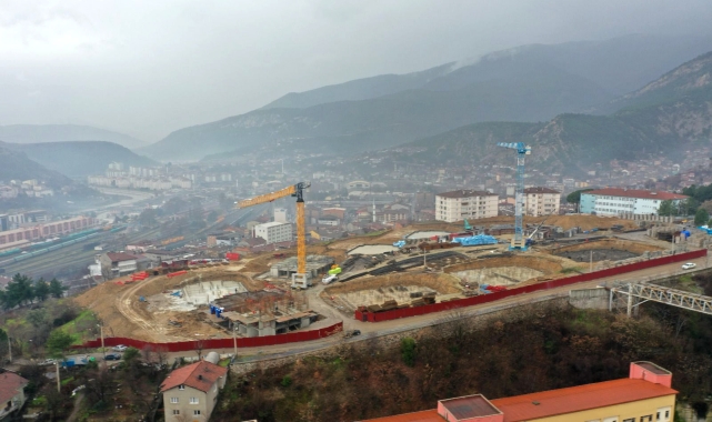 AK Parti Karabük heyeti, "İlk Evim, İlk İş Yerim" Projesi'ni inceledi