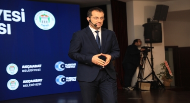 Akçaabat Belediye Başkanı Ekim, gazetecilerle bir araya geldi