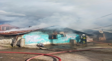 Bolu'da tek katlı ev yangında hasar gördü