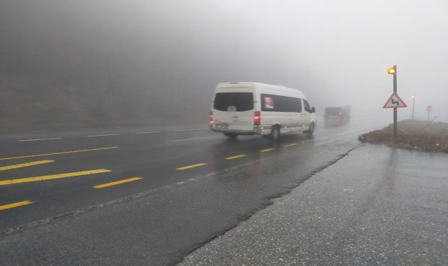 Bolu Dağı'nda sis ve sağanak etkili oldu