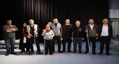 Görme engellilerden oluşan