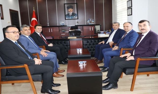 MEB Özel Öğretim Kurumları Genel Müdürü Güner, Gerze'de okulları ziyaret etti