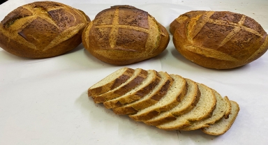 Mudurnu'da Mustafa ustanın yaptığı sütlü ekmek rağbet görüyor