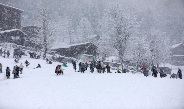 Rize'de "16. Ayder Kar Festivali" sona erdi