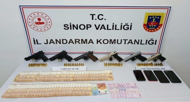 Sinop'ta silah kaçakçılığı operasyonunda 5 zanlı yakalandı