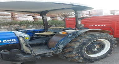 Tokat'ta traktör römorkundaki tekerin üzerine devrildiği kişi öldü
