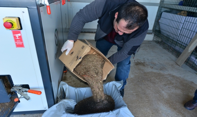 Zonguldak Bülent Ecevit Üniversitesinde yemek artıkları komposta dönüştürülüyor
