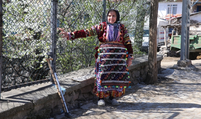 Sandık başına yöresel giysileriyle gittiler