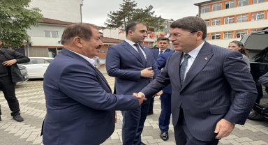 Adalet Bakanı Tunç, Bartın'da ziyaretlerde bulundu: