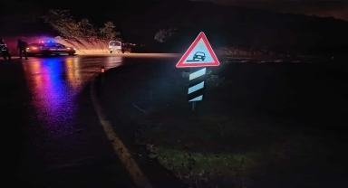 Amasya'da devrilen hafif ticari araçtaki 4 kişi yaralandı