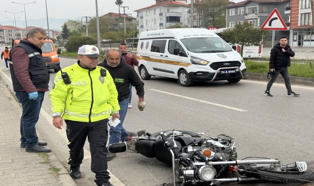 Bartın'da kaldırıma çarpan motosikletin sürücüsü öldü