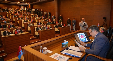 BAŞKAN GENÇ BORÇ KONUSUNA AÇIKLIK GETİRDİ “ALGIYA MÜSAADE ETMEYECEĞİM”