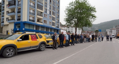 Bozkurt ve Abana ilçelerinde taksiciler öldürülen meslektaşları için konvoy yaptı