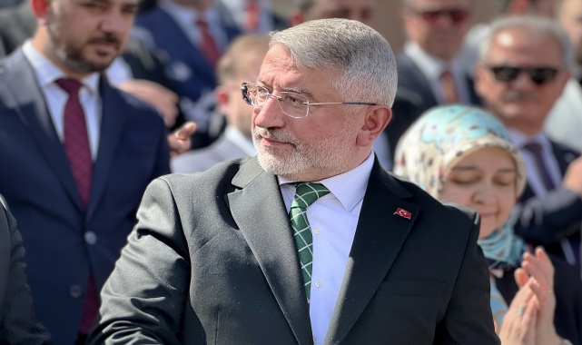 Çorum Belediye Başkanı Aşgın mazbatasını aldı