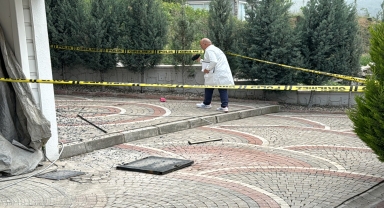 Karabük'te cam silerken 3. kattan düşen kişi yaralandı