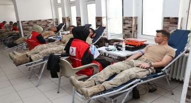 Mehmetçik Safranbolu'da kan ve kök hücre bağışı yaptı