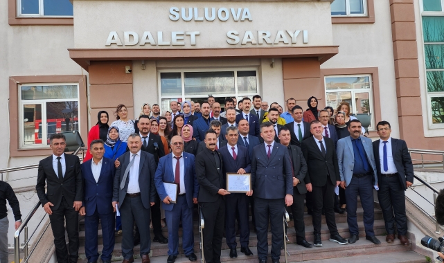 Suluova Belediye Başkanı Uzun, mazbatasını aldı