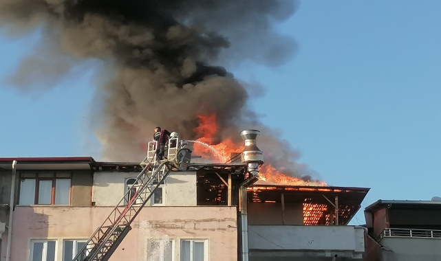 Tokat'ta çıkan çatı yangınında hasar oluştu