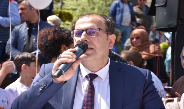 Trabzon'da 150 ilkokul öğrencisinden kurulu çocuk korosu konser verdi