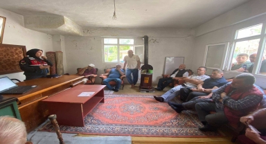 Artvin'de jandarma ekipleri köylerde KADES'i anlatıyor