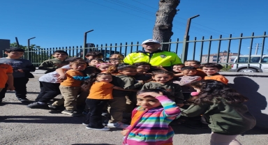 Bafra'da polis Trafik Haftası'nda çeşitli etkinliklerle vatandaşları bilgilendirdi