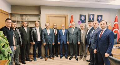 Bayat MHP Belediye Meclis üyelerinden Kayrıcı'ya kutlama ziyareti