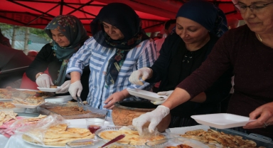 Bolu'da turizm temsilcileri Türk mutfağı etkinliğinde köylü kadınlara misafir oldu