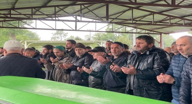 Düzce'de yatağında ölü bulunan 13 yaşındaki çocuğun cenazesi toprağa verildi