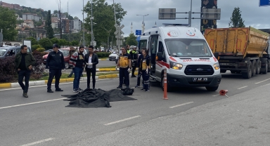 GÜNCELLEME - Zonguldak'ta yaya geçidinde kamyonun çarptığı kadın öldü