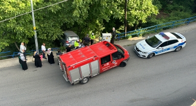 Karabük'te korkuluklara çarpan otomobilin sürücüsü kazadan yara almadan kurtuldu