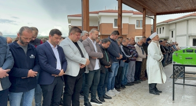 Karabük'te yüksekten düşerek vefat eden işçi defnedildi