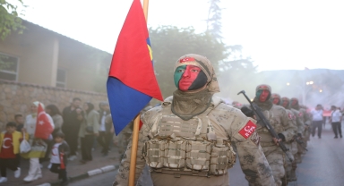 Karabük ve Düzce'de fener alayı düzenlendi