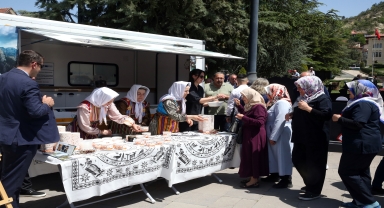 Kastamonu'da Türk Mutfağı Haftası etkinliğinde coğrafi işaretli kara çorba ikram edildi